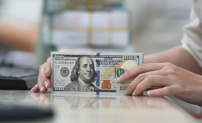 Giao d?ch t?i Ngân hàng VP Bank sáng 14/11