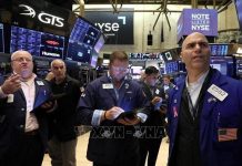 Chứng khoán Mỹ đồng loạt lập kỷ lục bất chấp số liệu việc làm xấu, giá dầu tăng sau tin Qatar