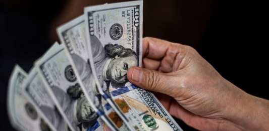 Tỷ giá USD hôm nay (4-2): Đồng USD quay đầu giảm