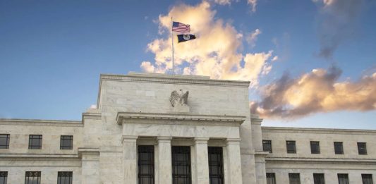 FED LÀ GÌ? VÌ SAO MỖI QUYẾT ĐỊNH CỦA FED ĐỀU KHIẾN VÀNG, DẦU VÀ NGOẠI HỐI BIẾN ĐỘNG MẠNH?