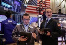 Dow Jones lập đỉnh lịch sử, giá dầu lao dốc hơn 5% nhờ kỳ vọng hòa bình Mỹ – Iran